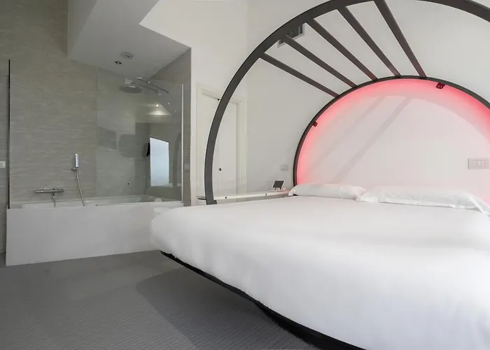 Colosseum Jacuzzi Suites